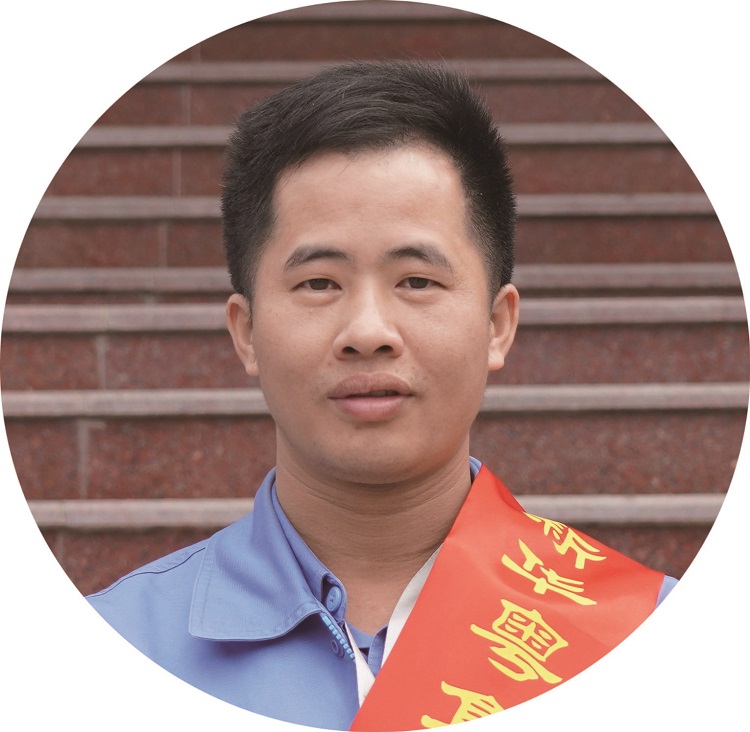 黄永富_荣获2021年度WG(中国)集团劳动模范.jpg